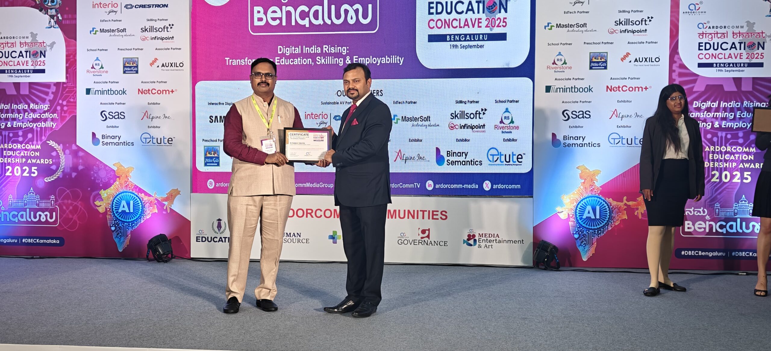SSCT Bright Kidz representative receiving prestigious award at Bengaluru Education Conclave 2025